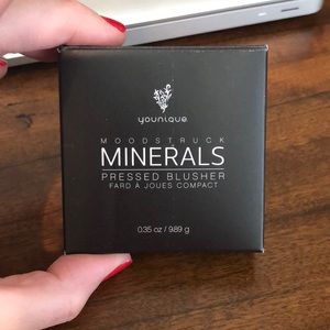 Younique press blush